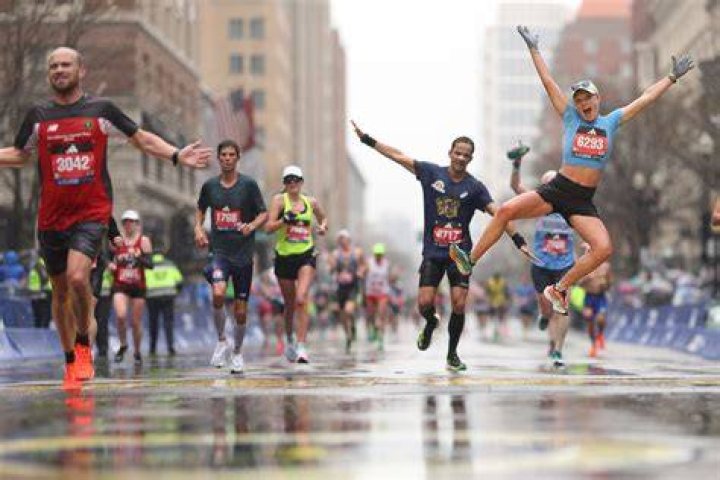 boston marathon runners 11