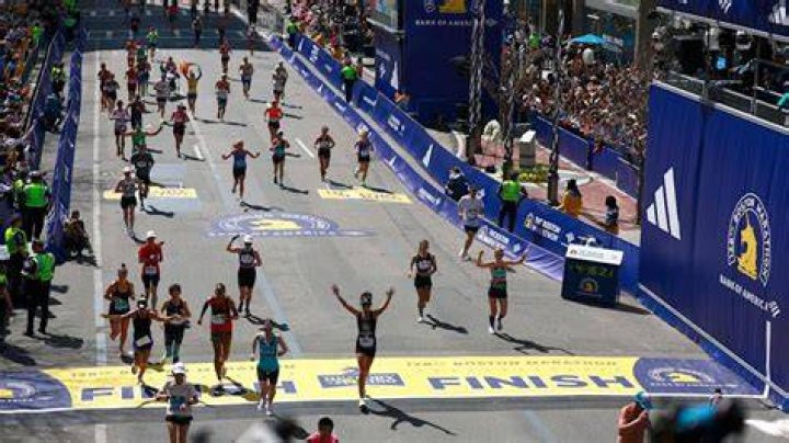 boston marathon runners 3