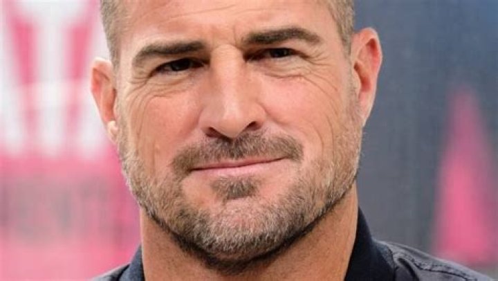 Eads Age, Net worth BioWiki, Wife, Weight, Kids 2024 The